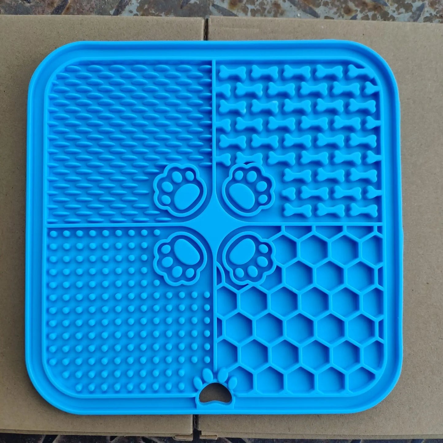 Slow Feeder Dog Bowl - Non-Slip, Safe & Fun Mealtime for All Breeds